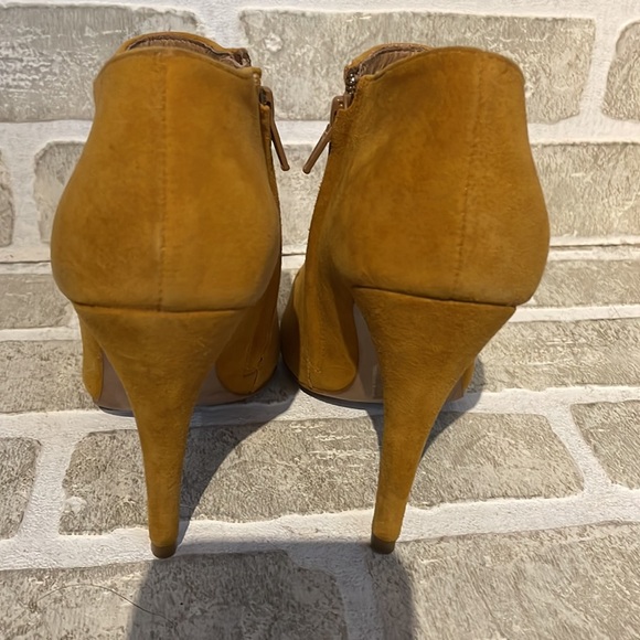 Aldo Yellow suede booties, size 6 - Picture 6 of 7